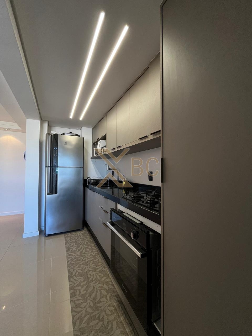 Icon Residence - Apartamento com 2 quartos (1 suíte) e 2 vagas no Centro de Balneário Camboriú