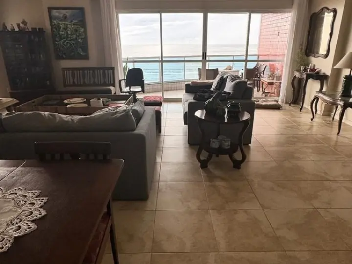Number One - Apartamento Frente Mar com 4 Dormitórios no Centro de Balneário Camboriú