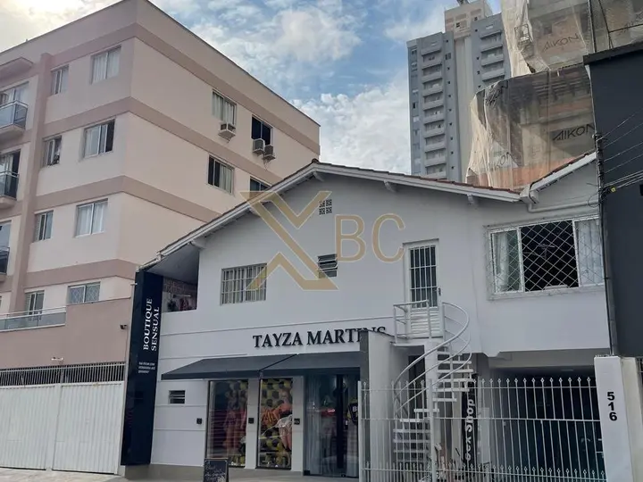 Casa Comercial