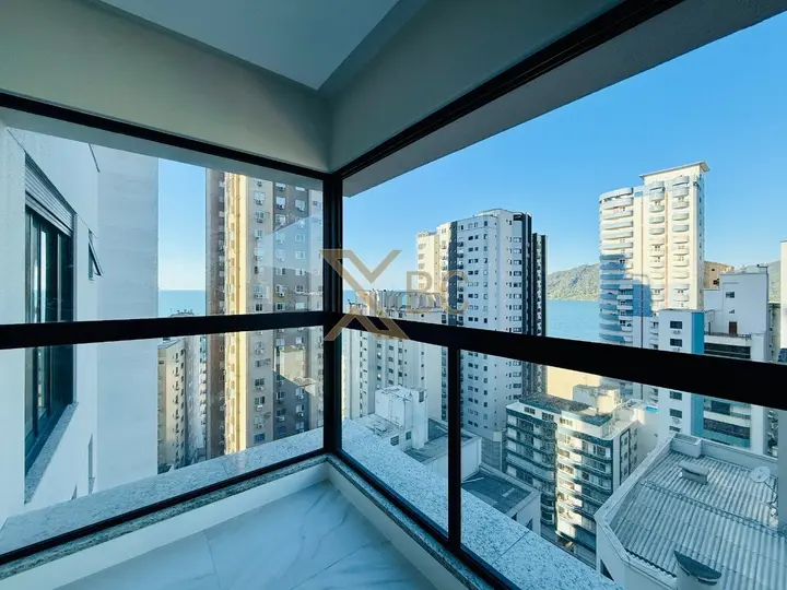 Apartamento com Vista para o Mar na Barra Sul - Edifício South Beach