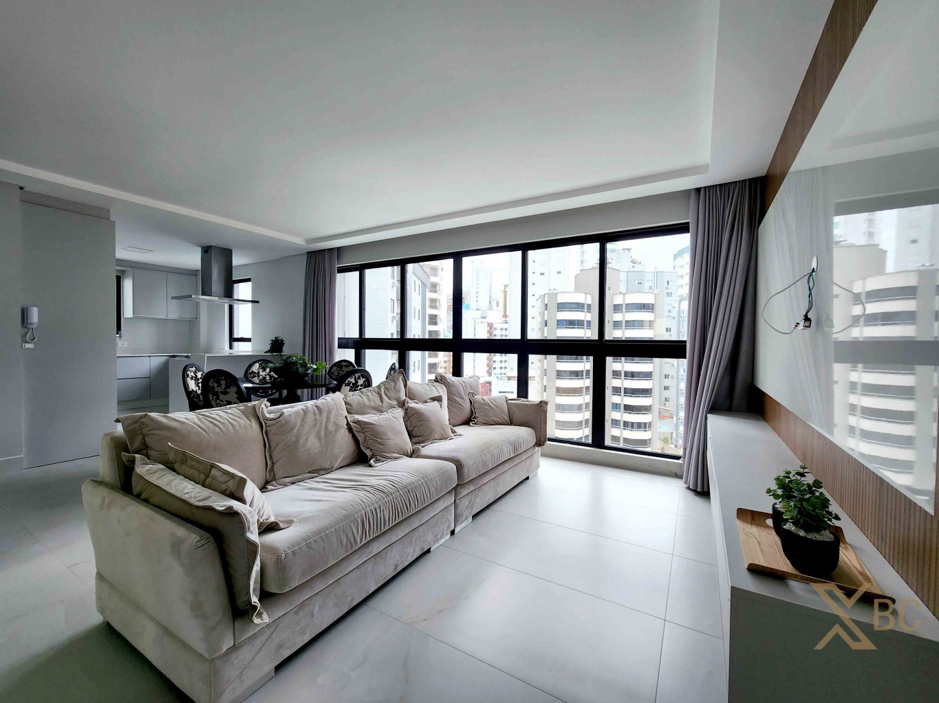 Sauer Residence - Apartamento Quadra Mar com 3 Suítes à Venda no Centro de Balneário Camboriú
