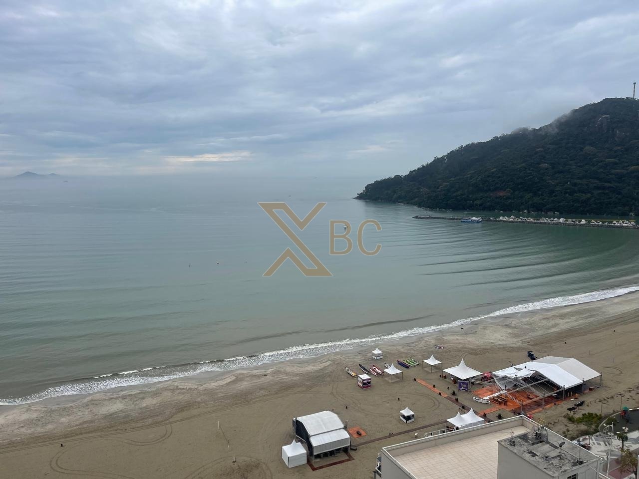 Apartamento à Venda no Edifício Ilhas Marianas - Barra Sul, Balneário Camboriú