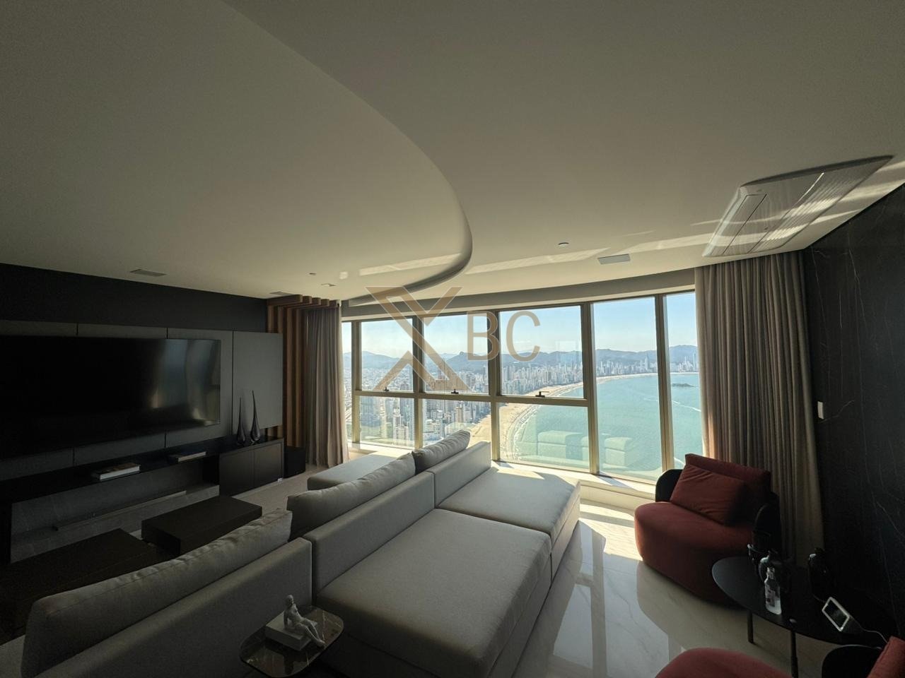 Yachthouse by Pininfarina - Apartamento de Luxo com 4 Suítes e 3 Vagas em Balneário Camboriú