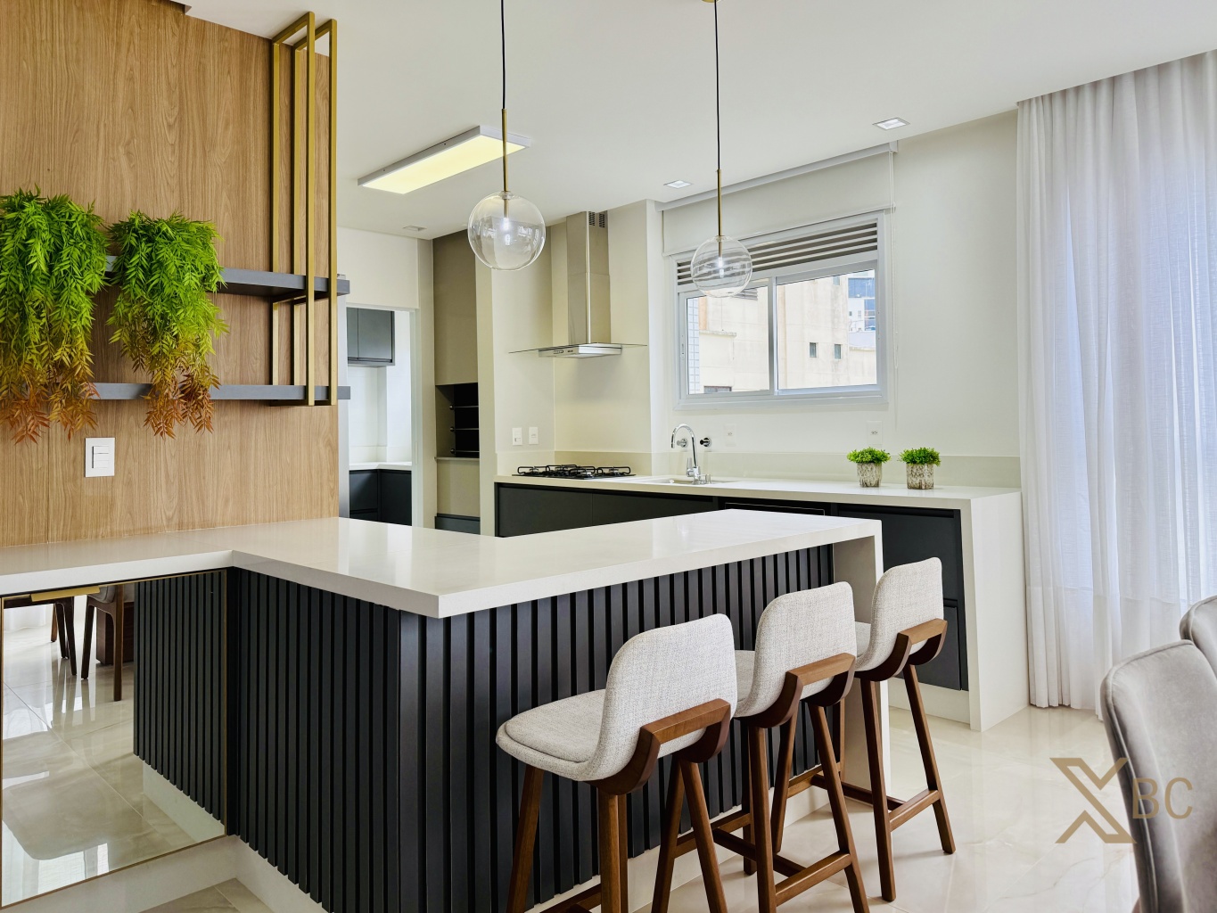 Edifício Bréscia - Apartamento Mobiliado com 4 Suítes à Venda no Centro Sul de Balneário Camboriú