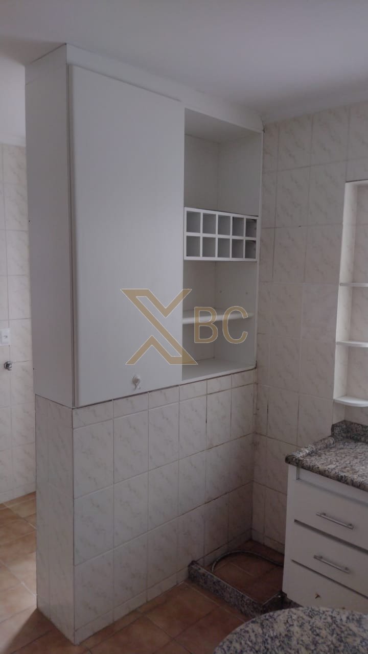 Edifício Residencial Veneza - Apartamento para reforma a uma quadra do mar em Balneário Camboriú