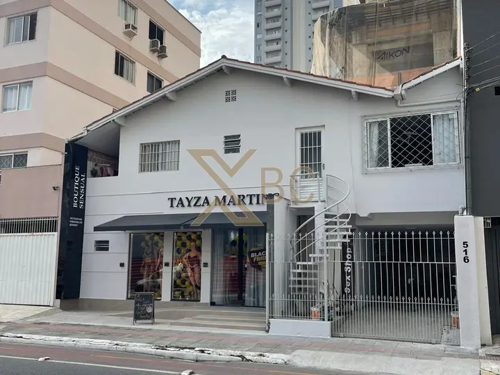 Casa Comercial