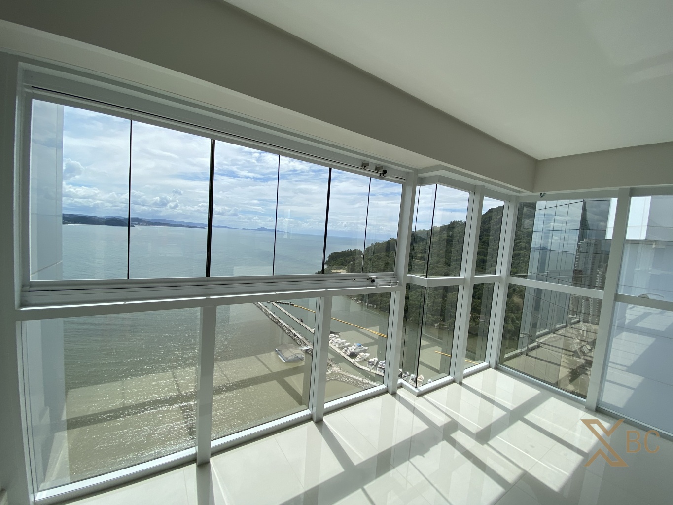 Apartamento Frente Mar à Venda no Ibiza Towers - Barra Sul | Balneário Camboriú/SC