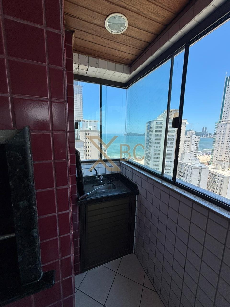 Apartamento à Venda no Columbus Tower com Vista Mar - Centro BC