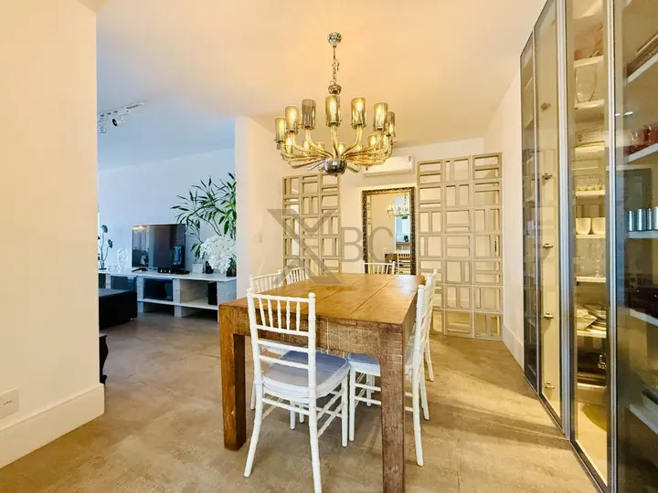 Apartamento à venda 3 suítes no Centro
