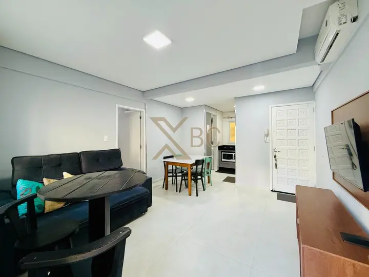 Apartamento Reformado à Venda no Edifício Polaris - Centro de Balneário Camboriú