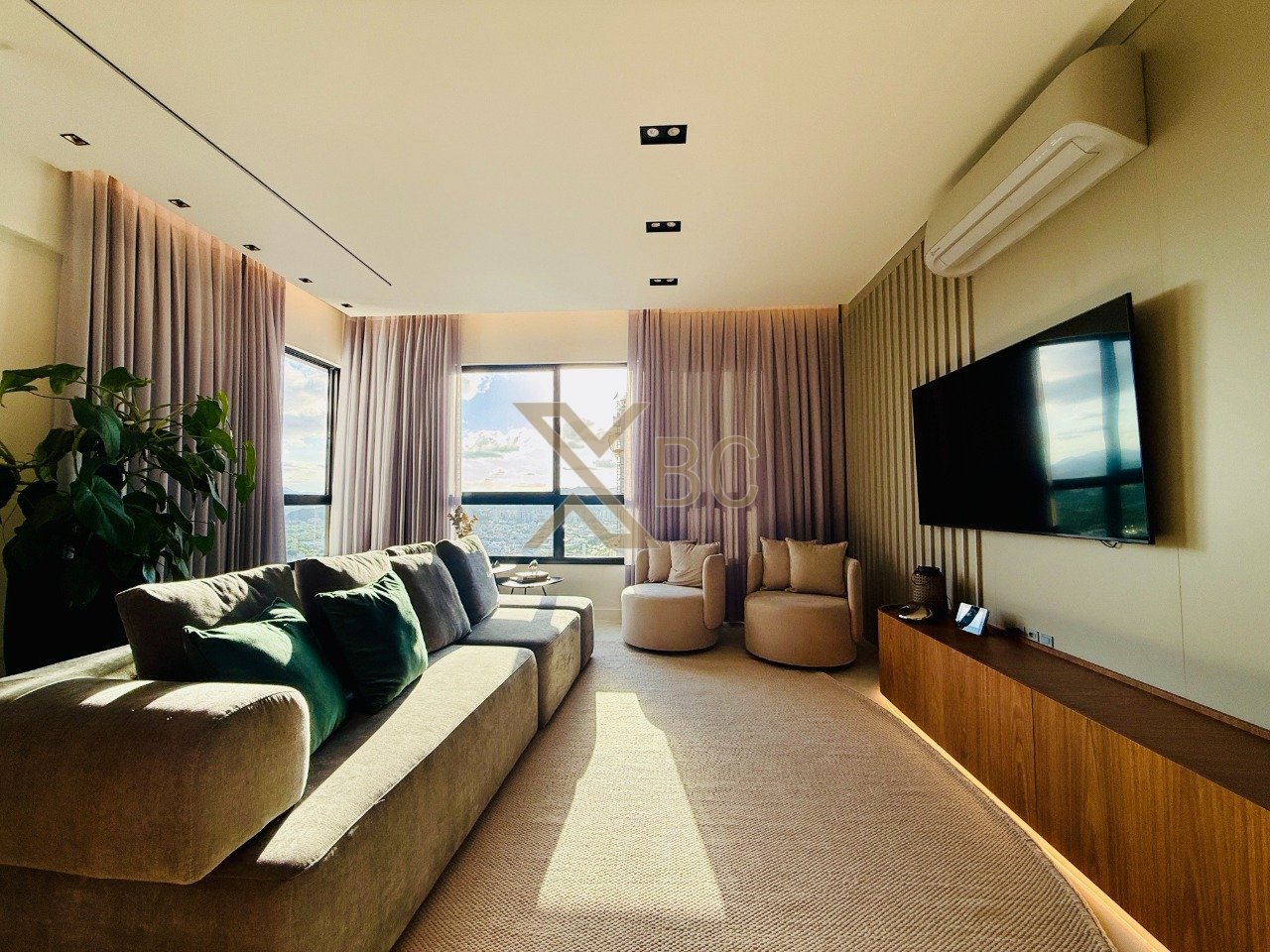 Florence Garden - Apartamento com 3 suítes e lazer completo no Centro de Balneário Camboriú