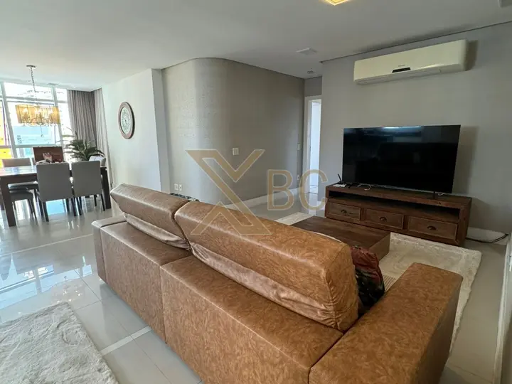 Apartamento 3 dormitórios em Centro Balneário Camboriú