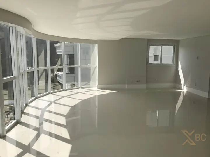 Apartamento Frente Mar à Venda no Ibiza Towers - Barra Sul | Balneário Camboriú