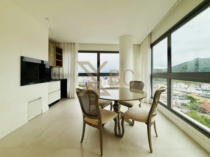Home Square - Apartamento à venda 4 dormitórios no Centro