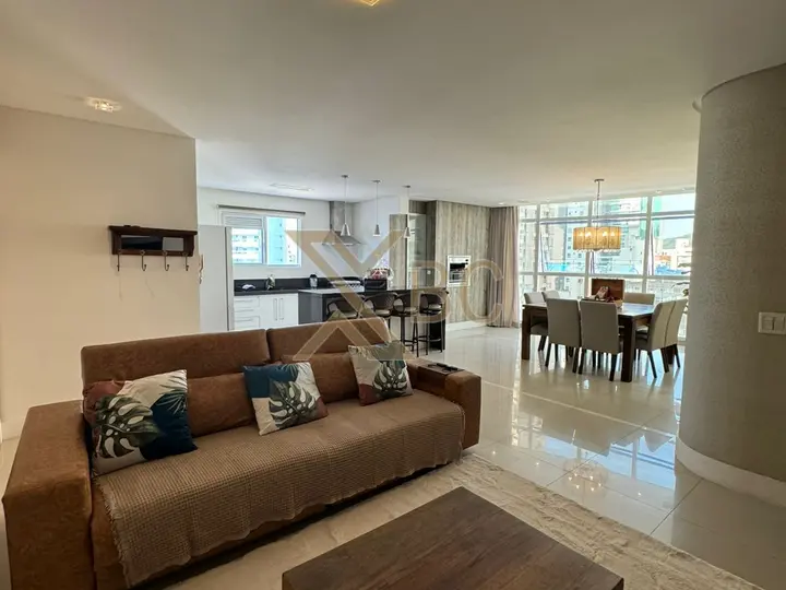 Apartamento 3 dormitórios em Centro Balneário Camboriú