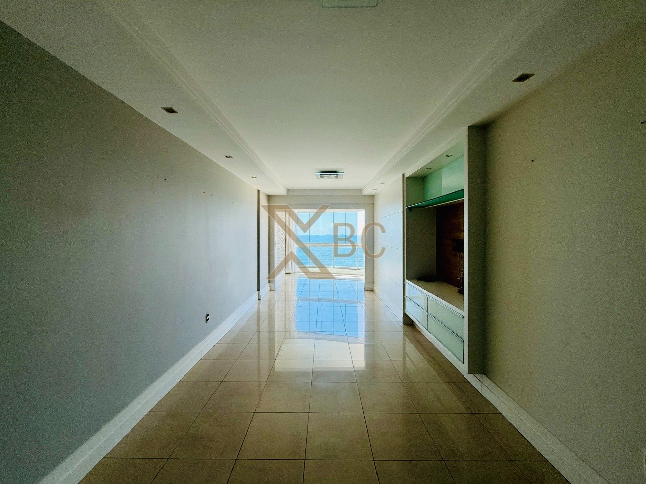 Edifício Number One - Apartamento frente mar com 3 dormitórios na Avenida Atlântica em Balneário Camboriú