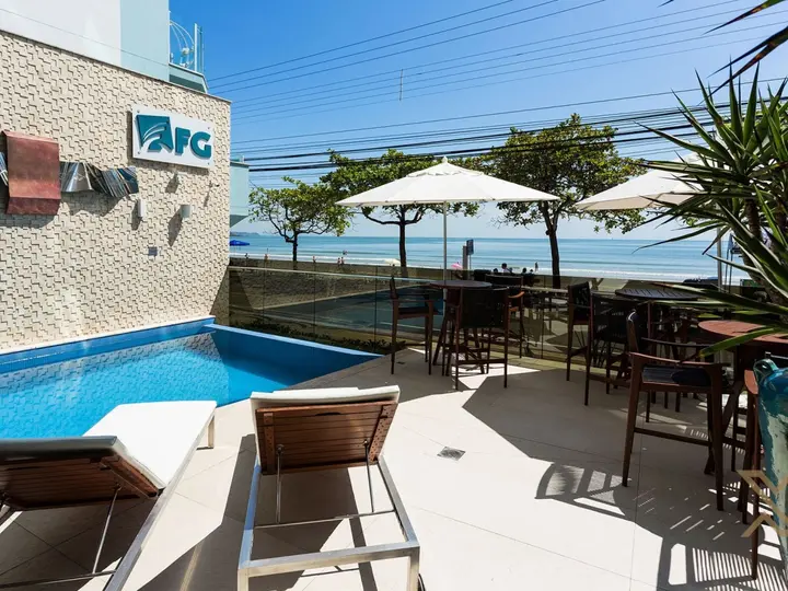 Gran Felicitá - Apartamento Frente Mar com 4 Suítes para alugar no Centro de Balneário Camboriú