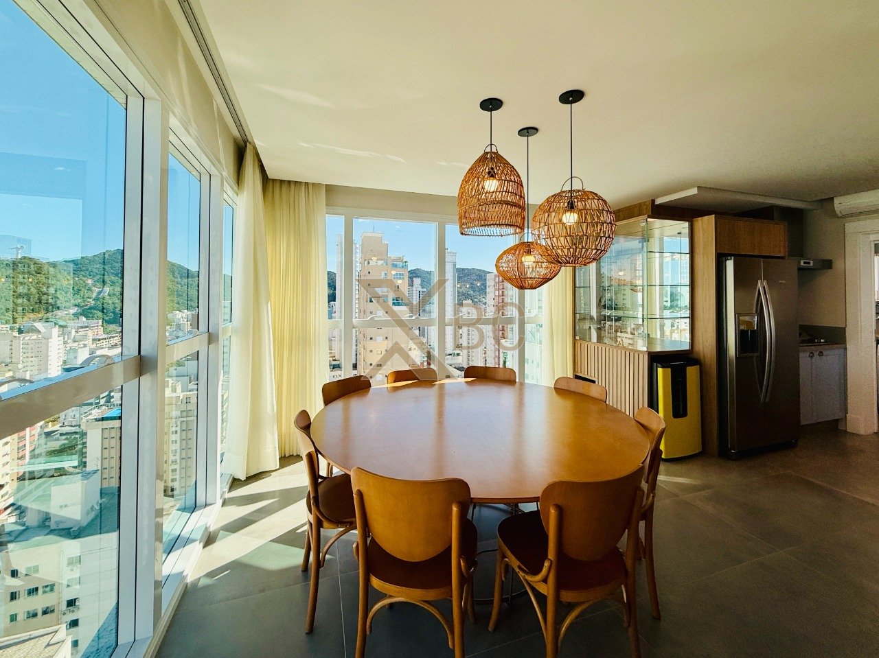 Lindo Apartamento a venda no Centro de Balneário Camboriú