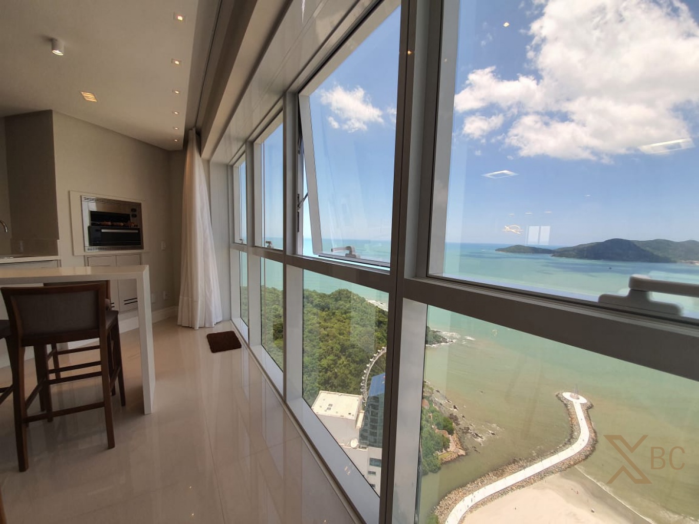 Edifício Infinity Coast - Apartamento mobiliado à venda na Barra Norte de Balneário Camboriú