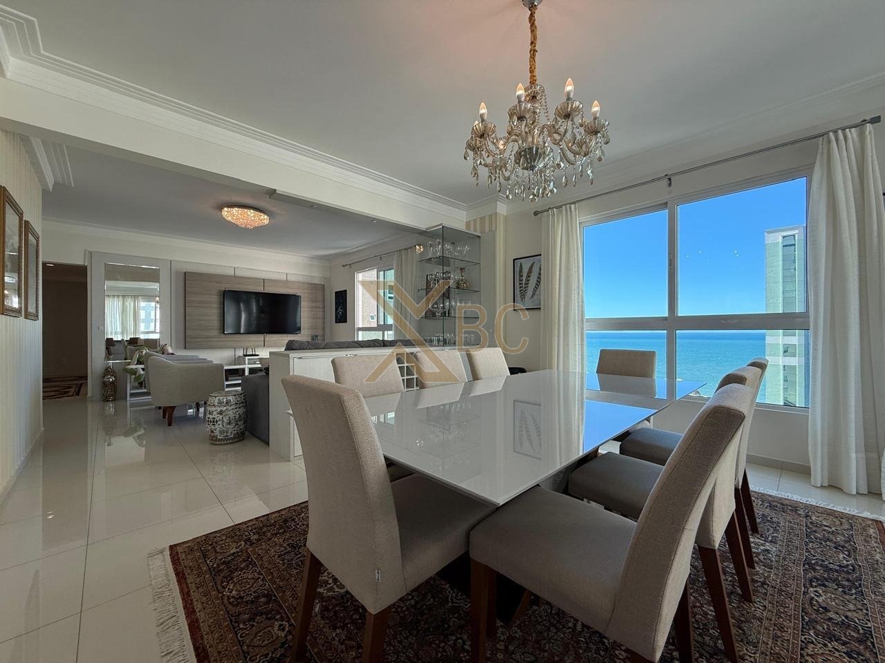 Central Tower - Apartamento com vista para o mar em Meia Praia, Itapema