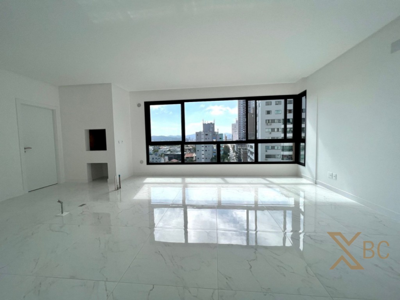 Porto Rotterdam Residence - Apartamento com 3 Suítes à Venda no Centro de Balneário Camboriú