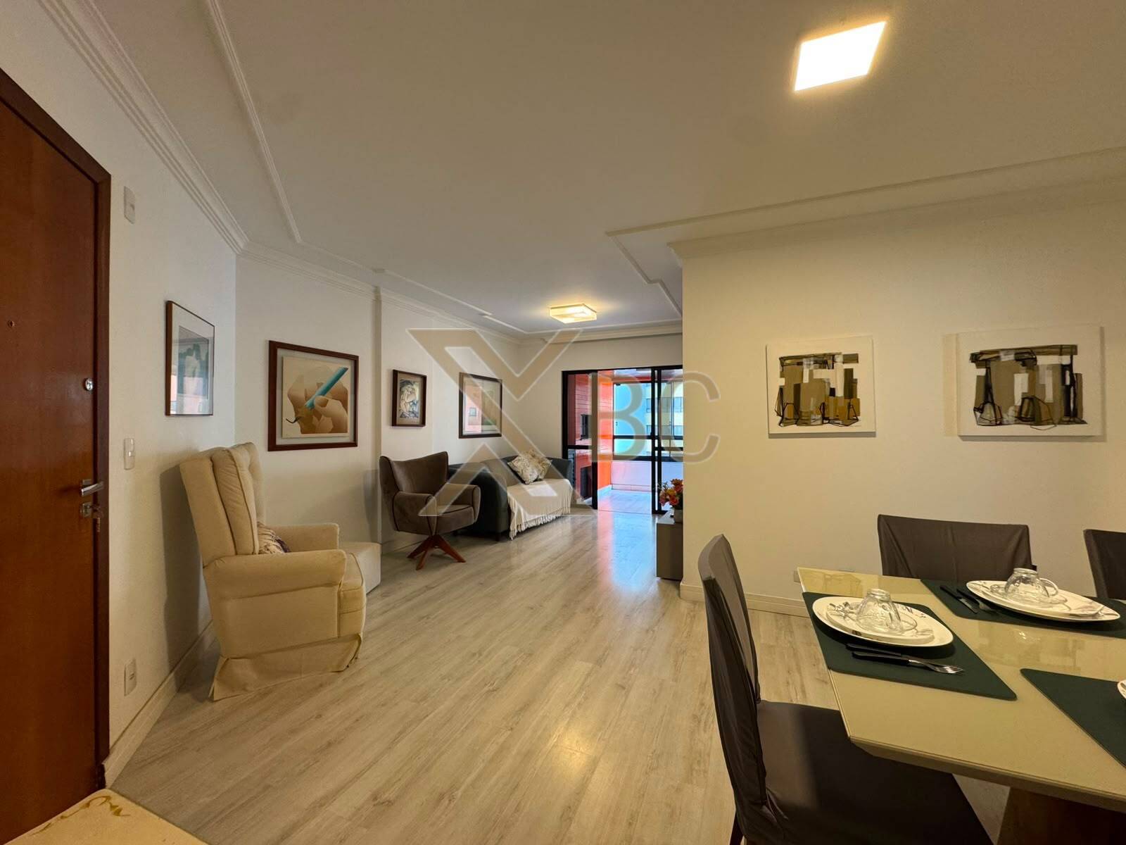 Edifício Morro dos Ventos - Apartamento Mobiliado na Quadra Mar em Balneário Camboriú