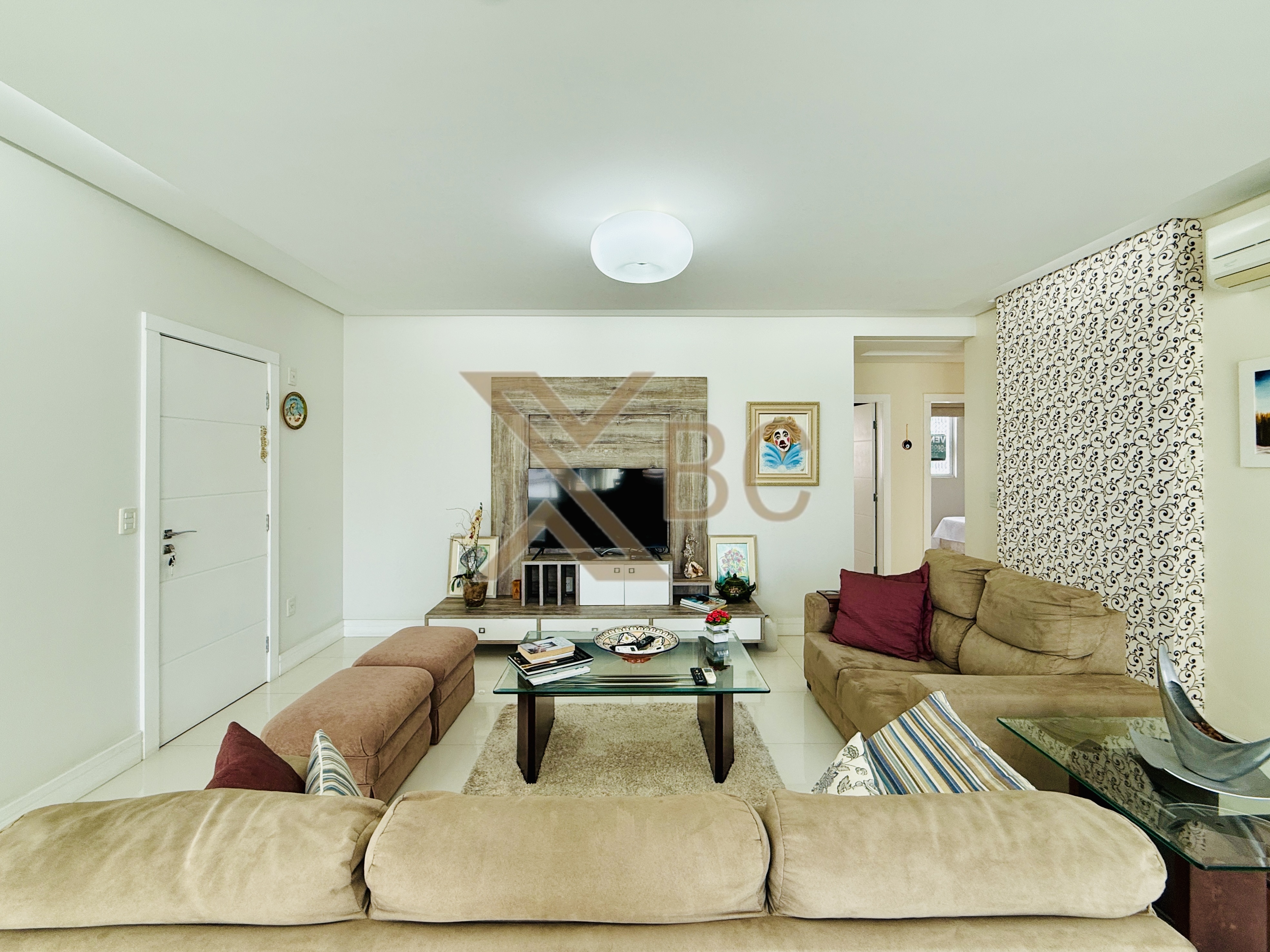 Edifício Solar Vitória - Apartamento Mobiliado no Centro de Balneário Camboriú