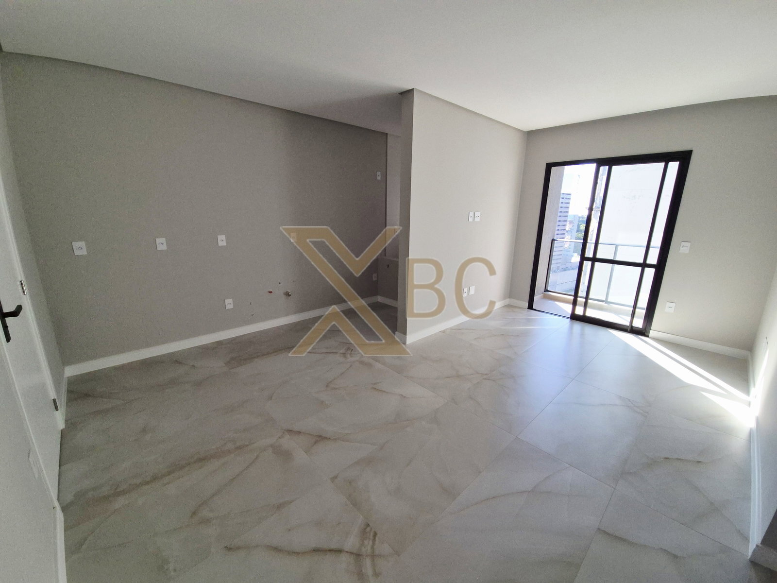 Apartamento à venda 1 suíte na Praia Brava