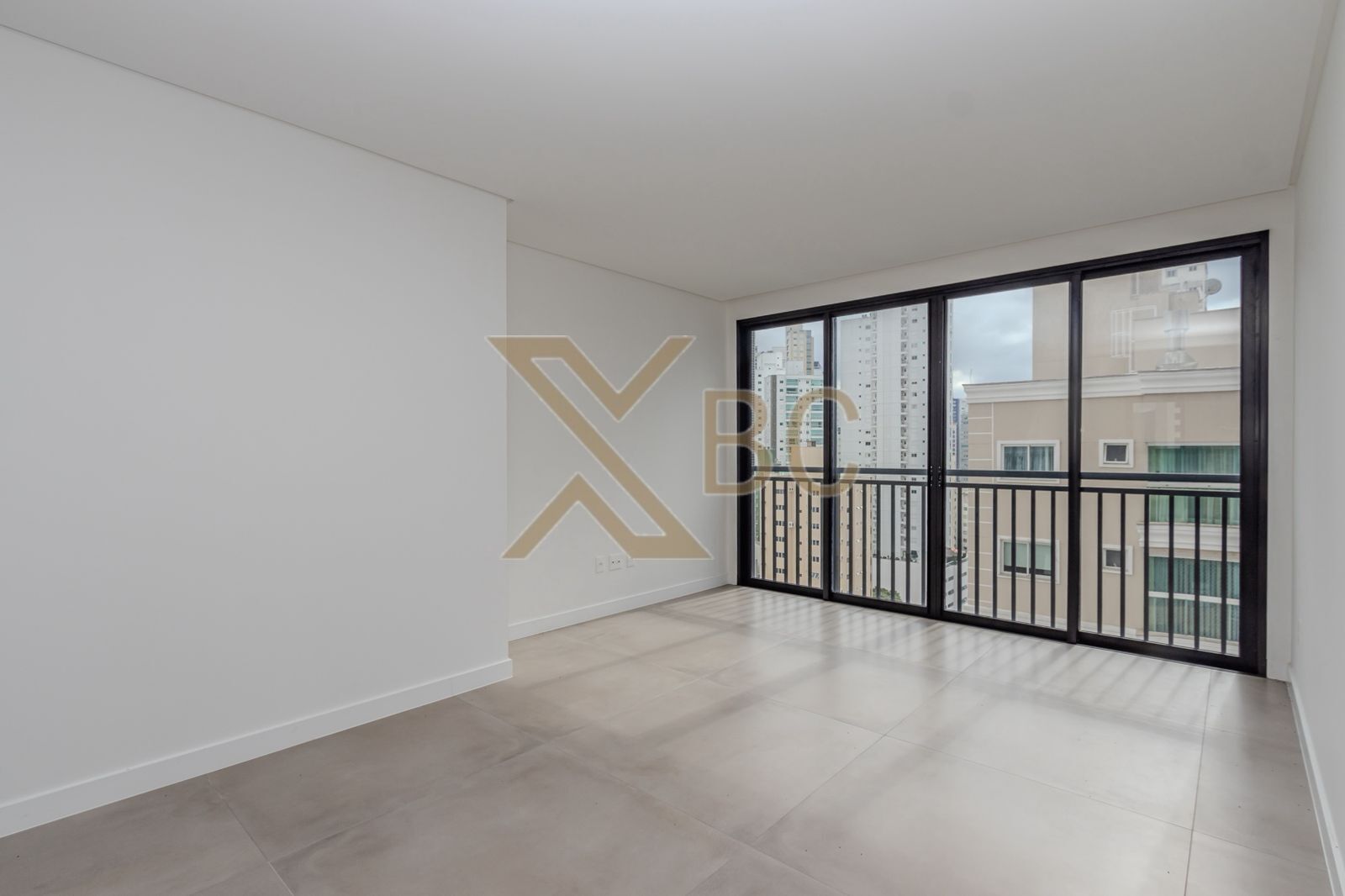 Edifício Sun Beach - Apartamento à venda 4 suítes no Centro