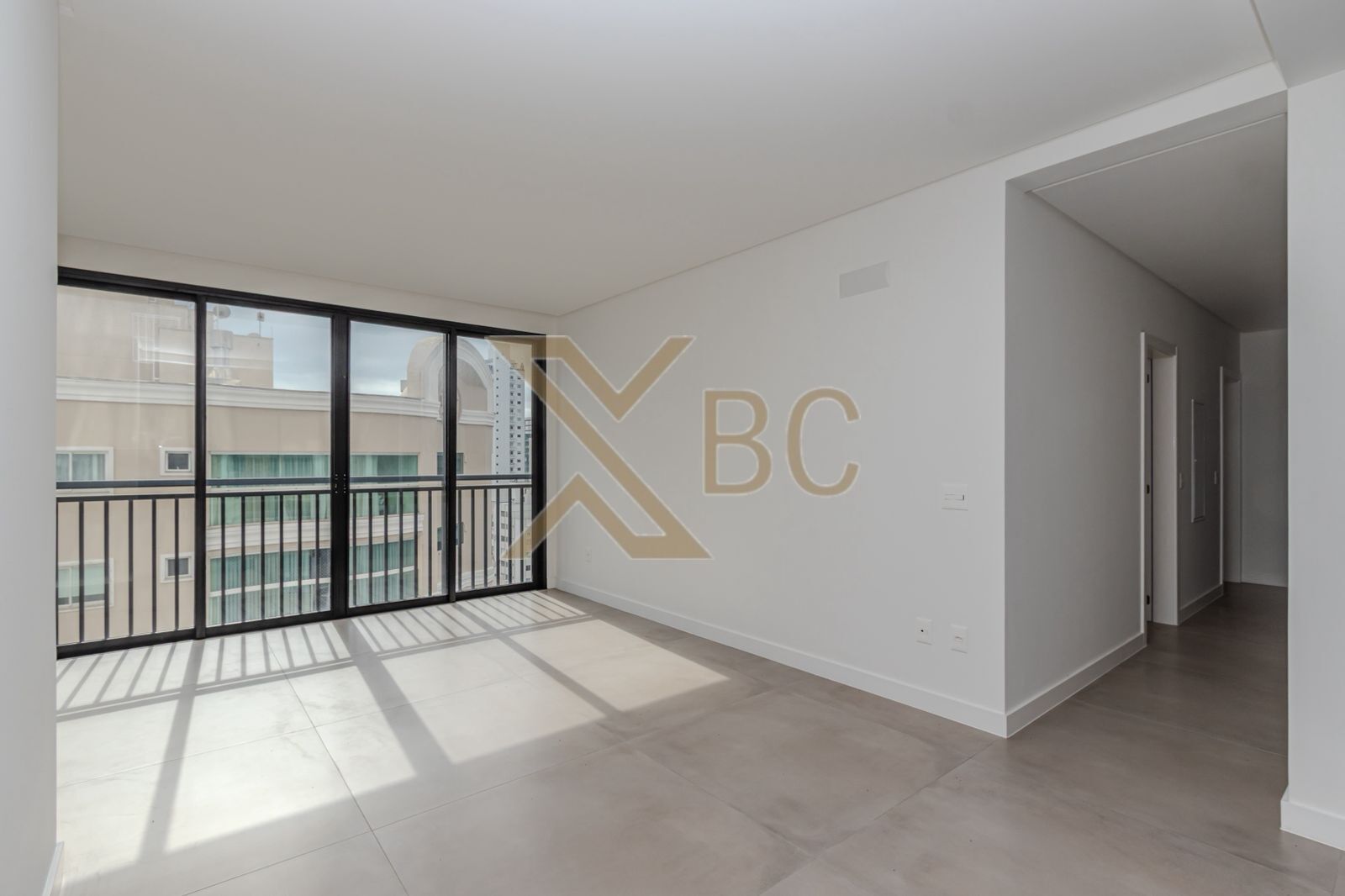 Edifício Sun Beach - Apartamento à venda 4 suítes no Centro