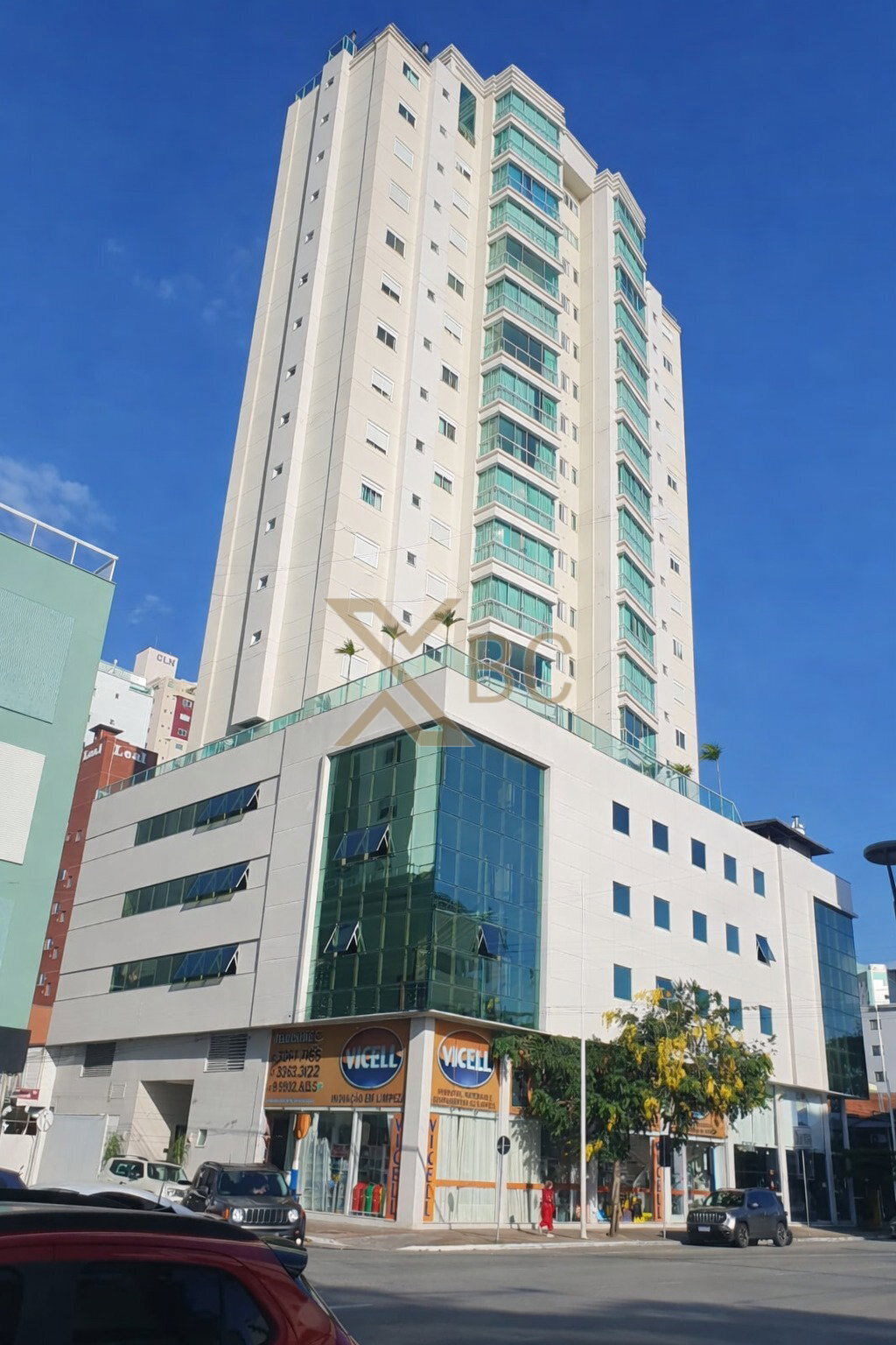 Cobertura duplex à venda 4 suítes no Centro