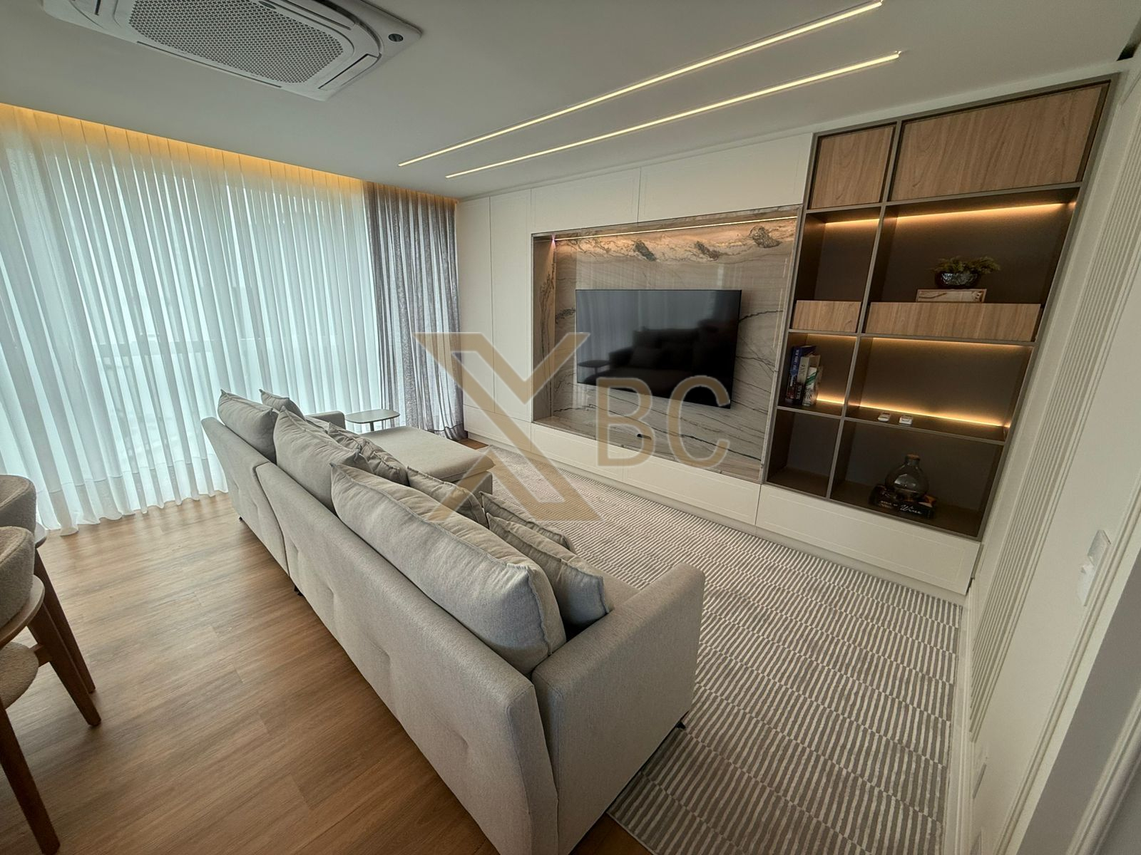 Skyline Tower - Apartamento à venda 3 suítes no Pioneiros