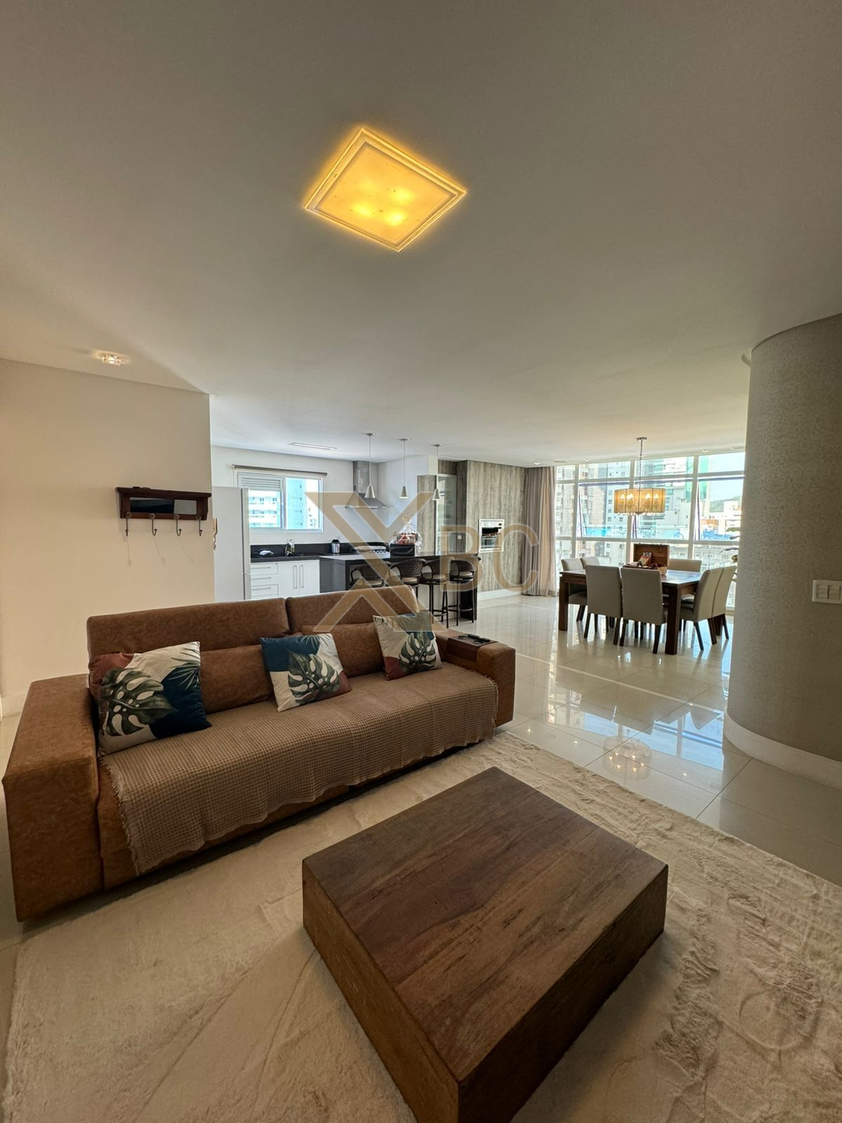 Apartamento 3 dormitórios em Centro Balneário Camboriú
