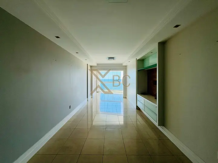 Edifício Number One - Apartamento frente mar com 3 dormitórios na Avenida Atlântica em Balneário Camboriú