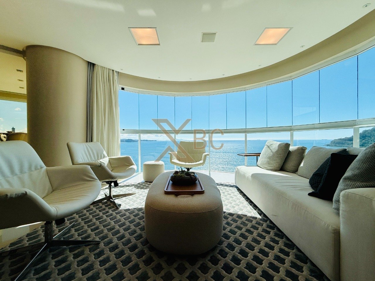 Ocean Palace Residence - Apartamento frente mar de alto padrão em Balneário Camboriú
