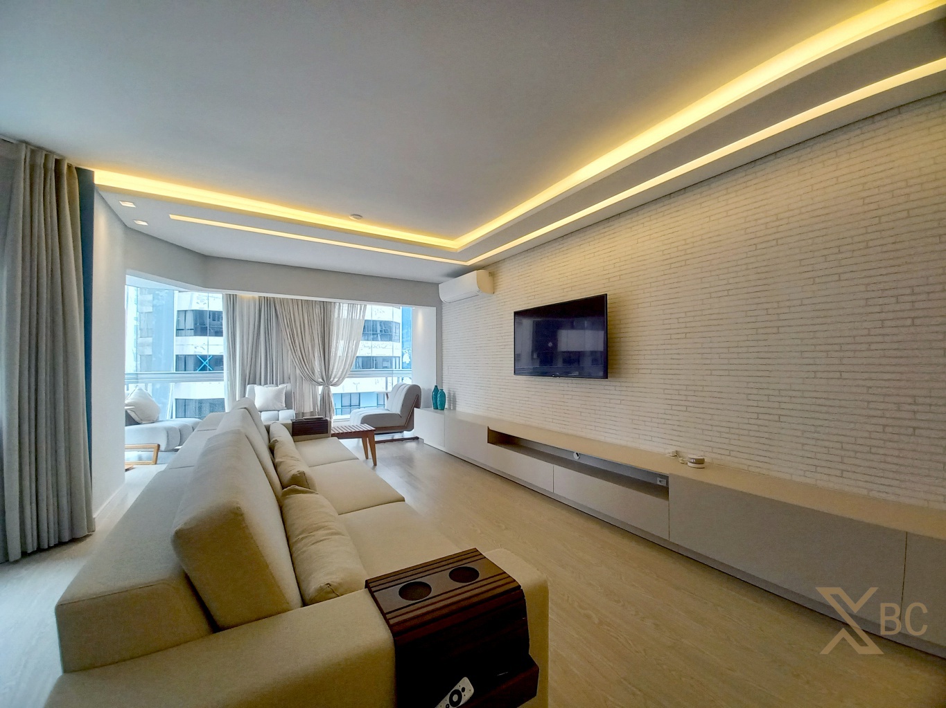 Apartamento reformado e mobiliado à venda no Edifício Cidade Campo Grande - Barra Norte, Balneário Camboriú/SC