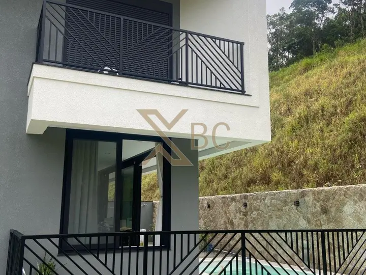 Casa Colinas de Camboriú à Venda