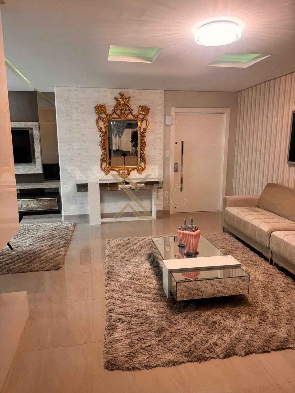 Apartamento no Sea's Tower em Meia Praia, Itapema