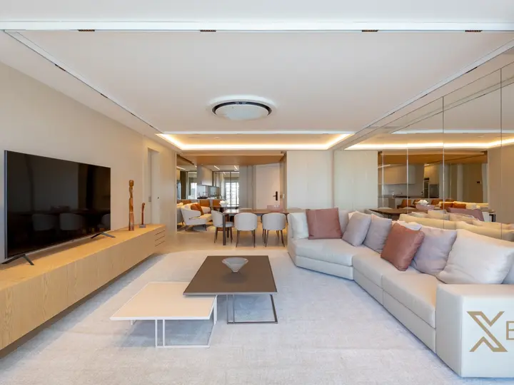 Apartamento frente mar com 04 suítes e 04 vagas de garagem à venda na Barra Sul em Balneário Camboriú!