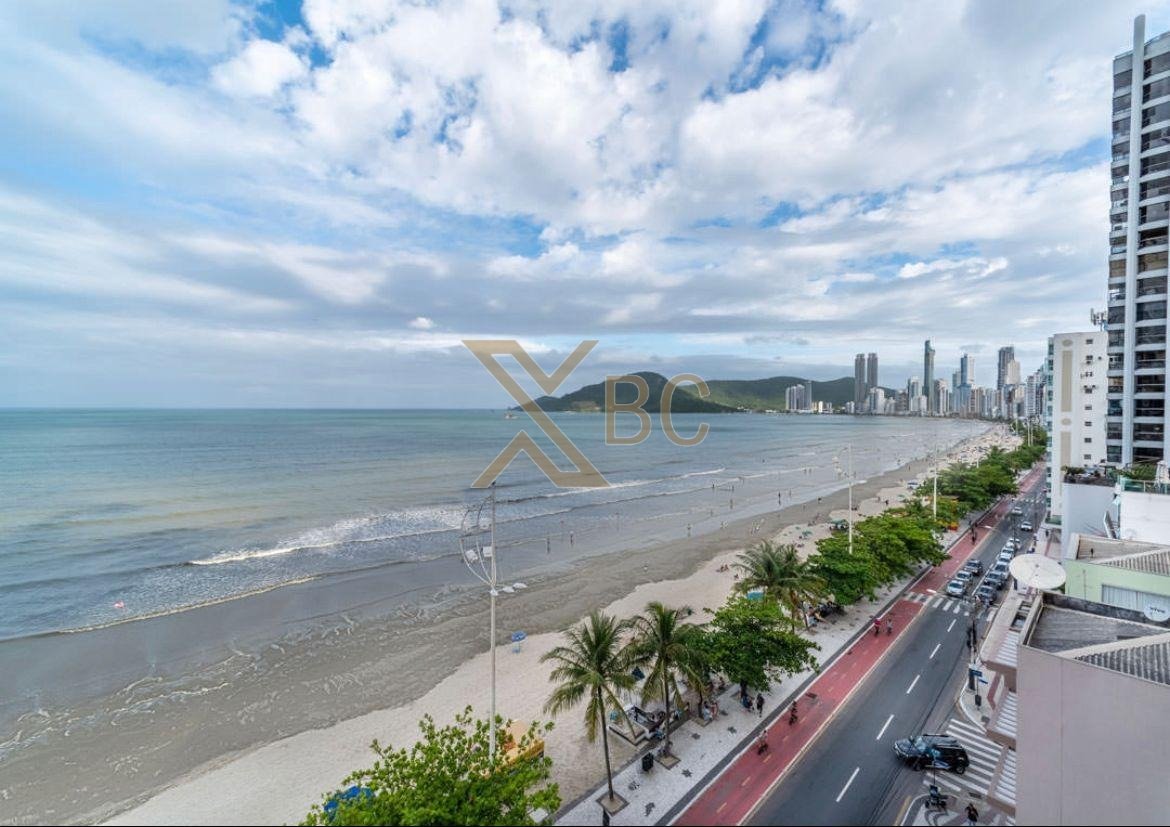 Apartamento Edifício Mediterranee no Centro de Balneário Camboriú