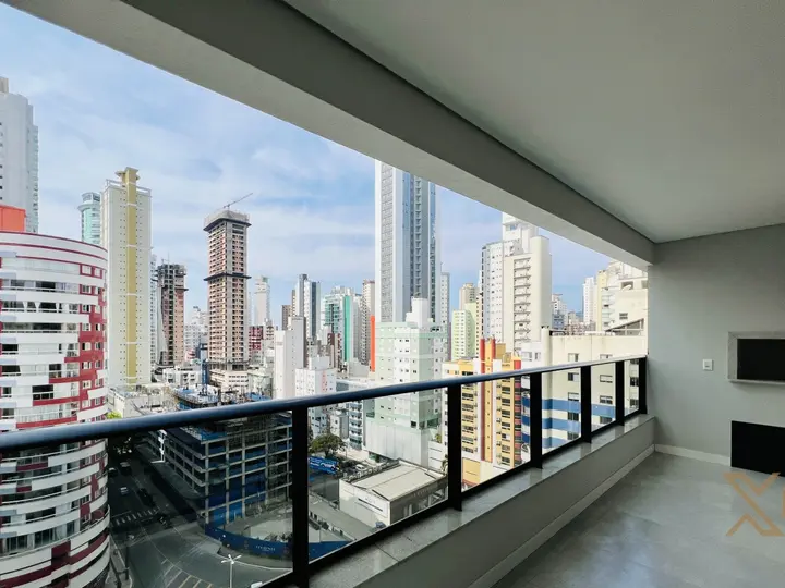 Apartamento com 4 Suítes Próximo ao Passeio San Miguel - Balneário Camboriú