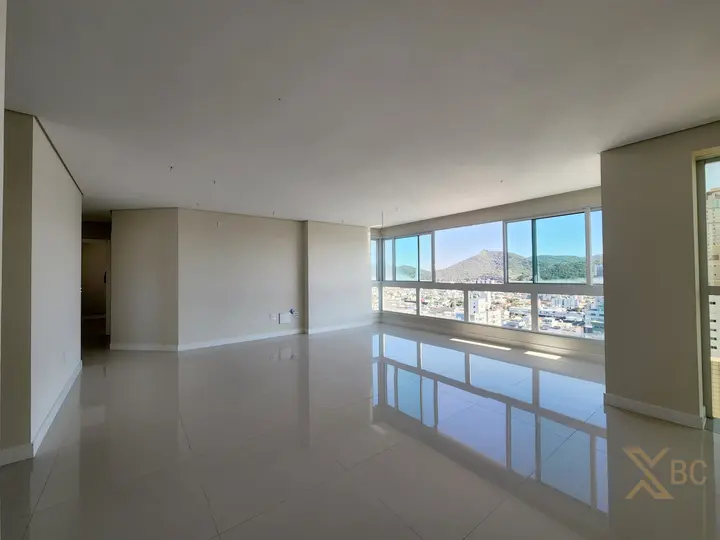 Edifício Puerto Velero - Centro | Apartamento à Venda com 4 Dormitórios e 3 Vagas em Balneário Camboriú