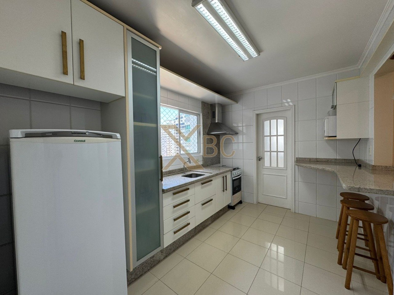 Apartamento à Venda no Residencial Moradas do Bosque - 2 Dormitórios (1 Suíte) no Centro de Balneário Camboriú