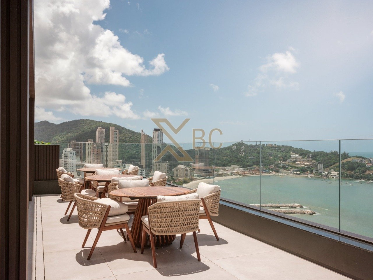 143 Mayfair - Apartamento frente mar de luxo em Itapema com 4 suítes e rooftop exclusivo