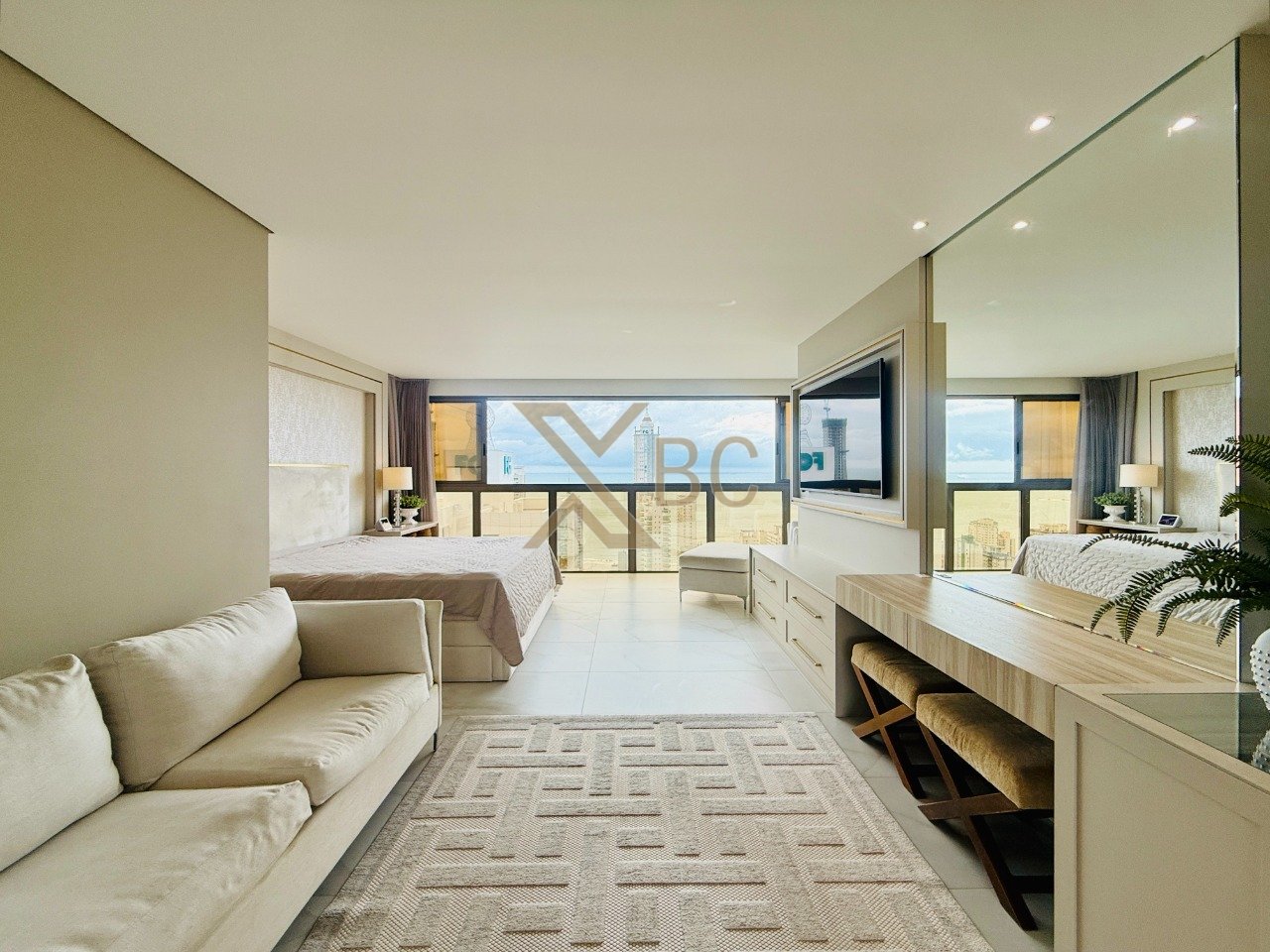 Apartamento Duplex de Alto Padrão à Venda no Ocean Breeze - Centro de Balneário Camboriú/SC
