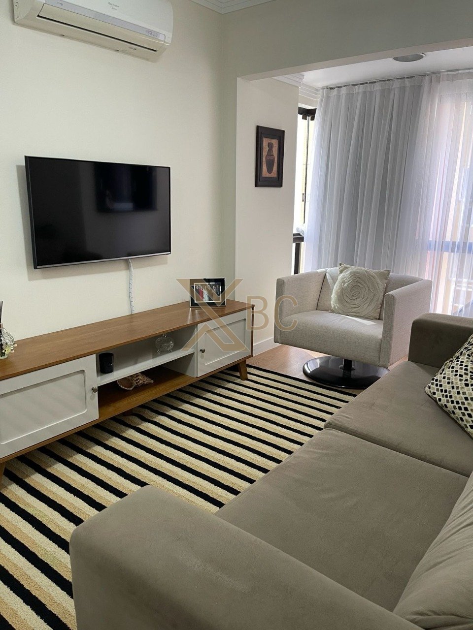 Edifício Solar Elisa - Apartamento com 2 dormitórios em excelente localização