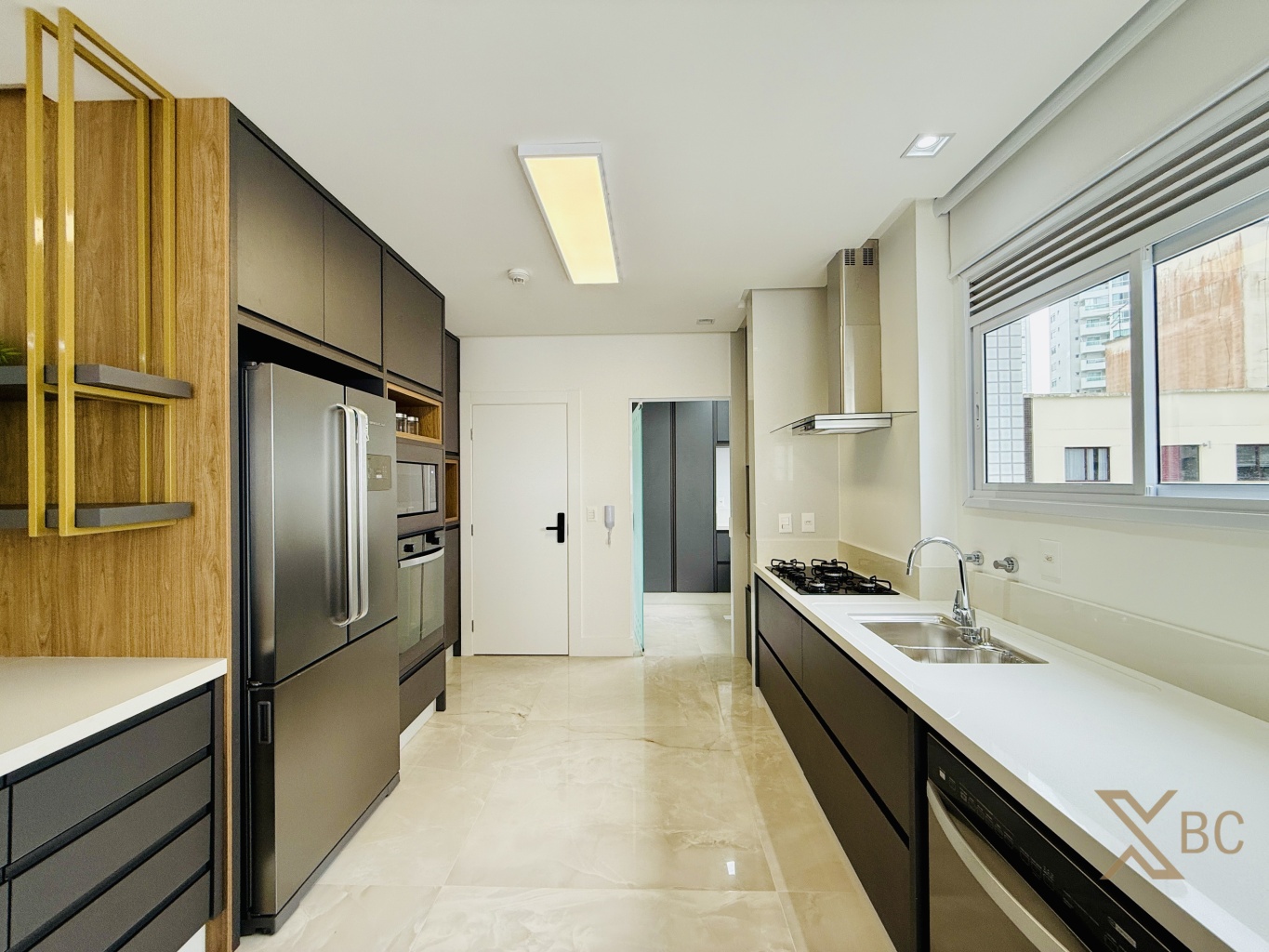 Edifício Bréscia - Apartamento Mobiliado com 4 Suítes à Venda no Centro Sul de Balneário Camboriú