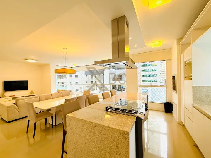 Apartamento no Centro de Balneário Camboriú para locação anual