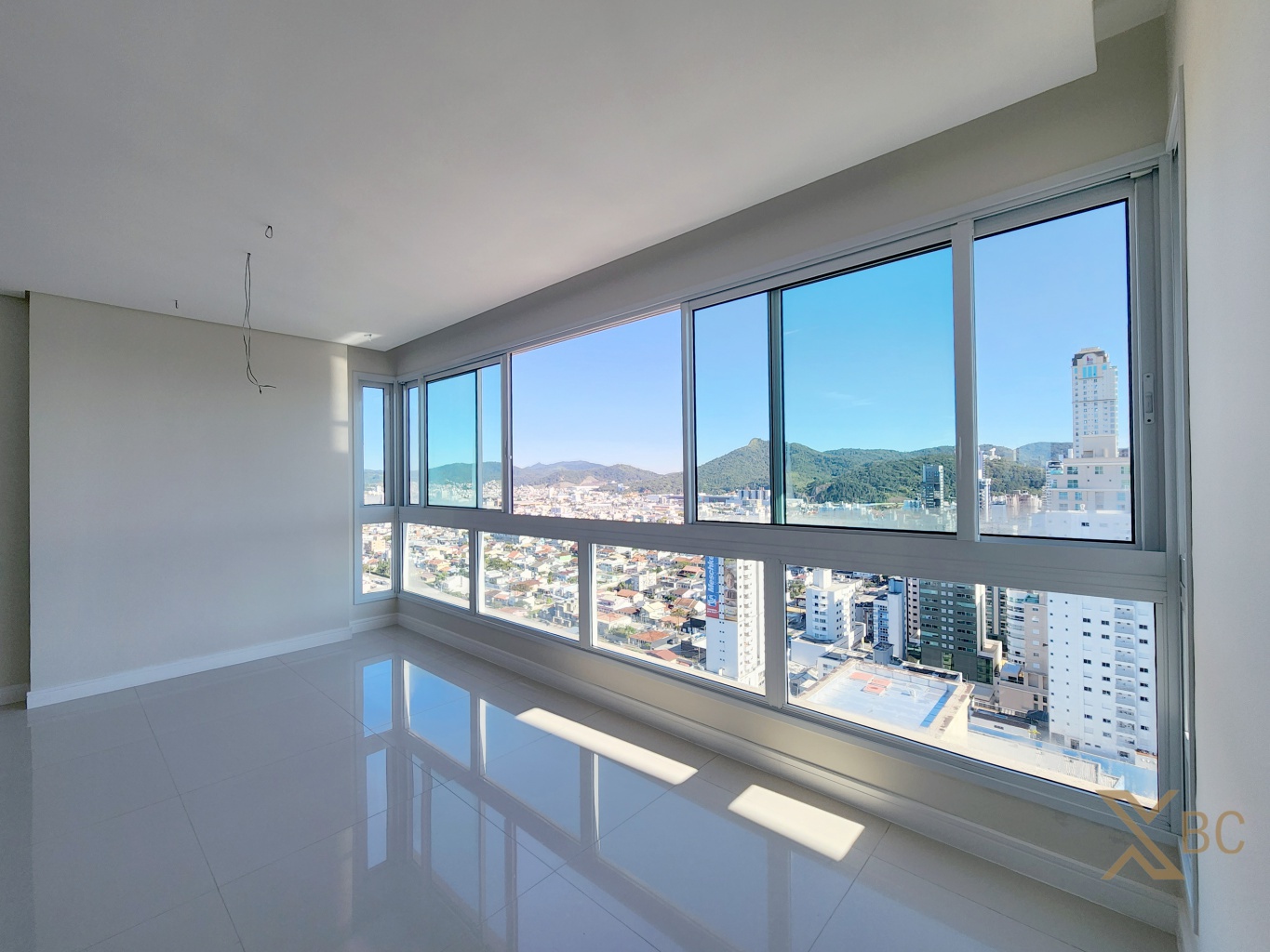 Edifício Puerto Velero - Centro | Apartamento à Venda com 4 Dormitórios e 3 Vagas em Balneário Camboriú
