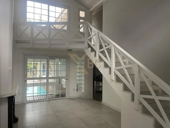 Casa em Condomínio Fechado no Bairro Barra à Venda - Balneário Camboriú